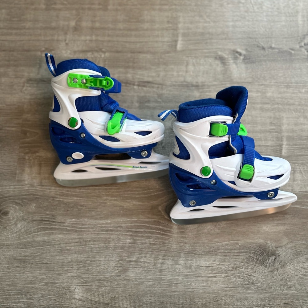 Xino Sports Adjustable Ice Skates